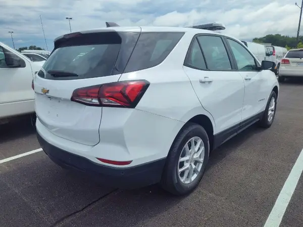 3GNAXFEG2RL259010 2024 CHEVROLET EQUINOX - Image 1