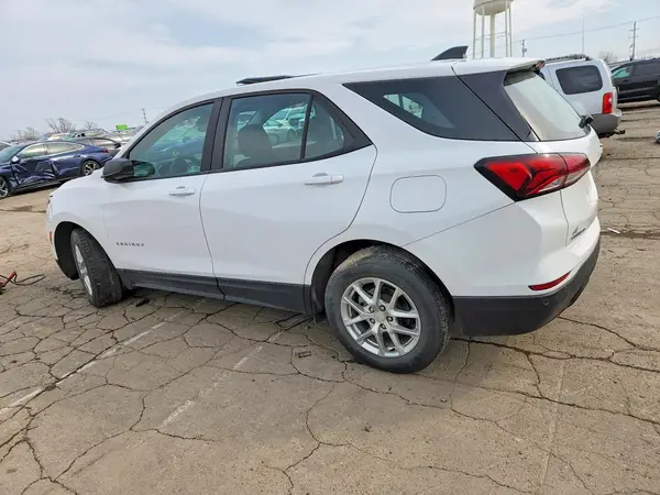 3GNAXFEG5RL295435 2024 CHEVROLET EQUINOX - Image 2