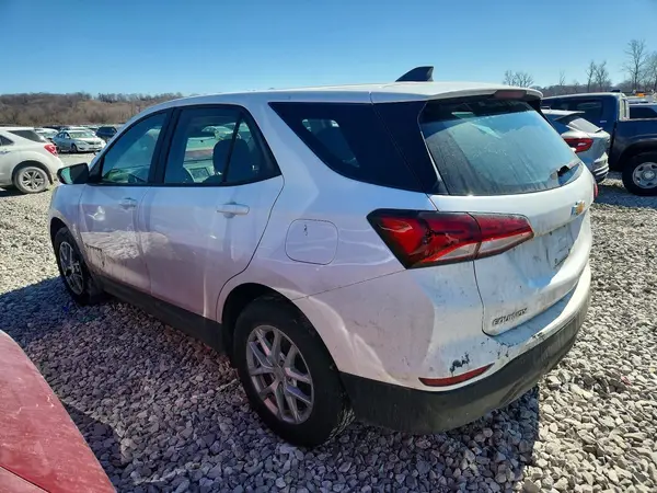 3GNAXFEG5RL295774 2024 CHEVROLET EQUINOX - Image 2