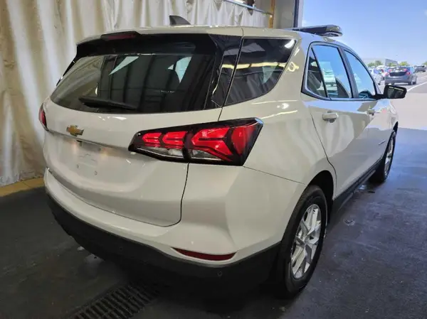 3GNAXFEG7RL258967 2024 CHEVROLET EQUINOX - Image 2