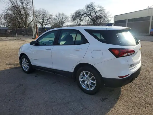 3GNAXFEG8RL295378 2024 CHEVROLET EQUINOX - Image 2