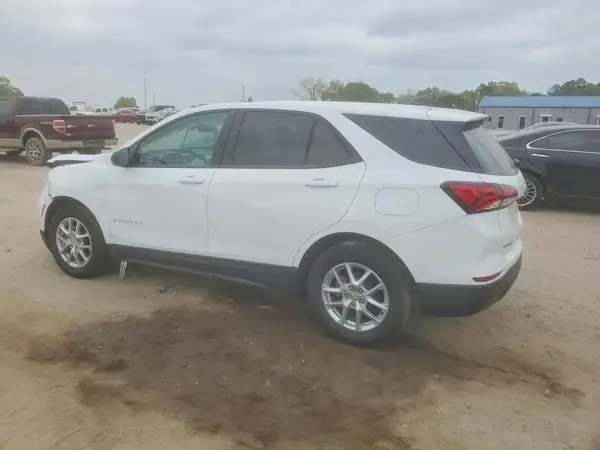 3GNAXFEG8RL304516 2024 CHEVROLET EQUINOX - Image 2