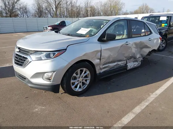 3GNAXFEV8LS585728 2020 CHEVROLET EQUINOX - Image 2