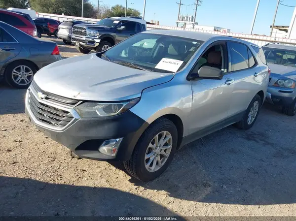 3GNAXGEV0JS540771 2018 CHEVROLET EQUINOX - Image 2