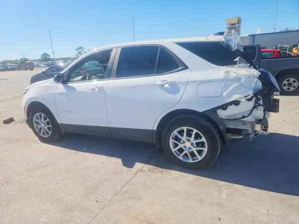3GNAXHEG0RL207340 2024 CHEVROLET EQUINOX - Image 2