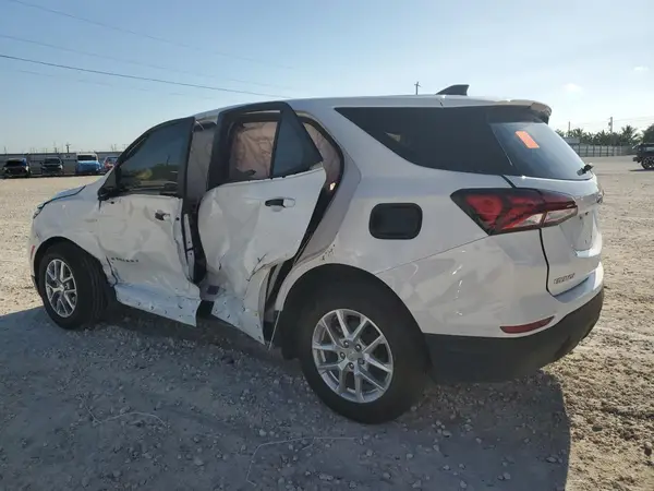 3GNAXHEG0RL300973 2024 CHEVROLET EQUINOX - Image 2