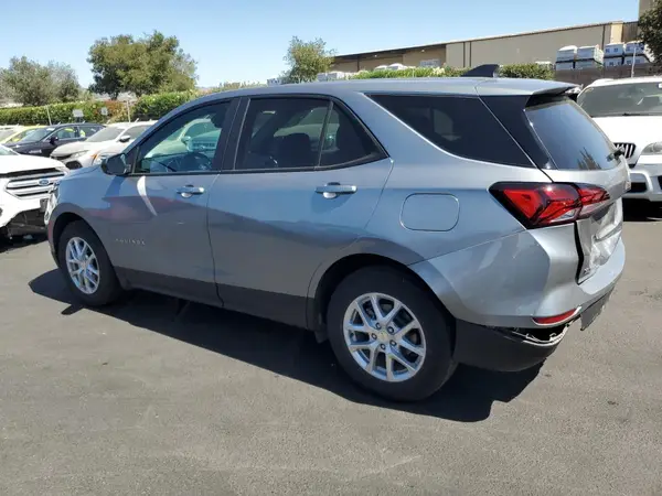 3GNAXHEG0RL330359 2024 CHEVROLET EQUINOX - Image 2