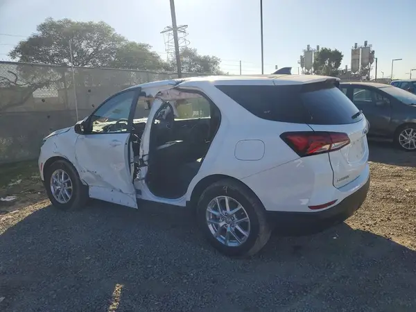 3GNAXHEG0RL356900 2024 CHEVROLET EQUINOX - Image 2