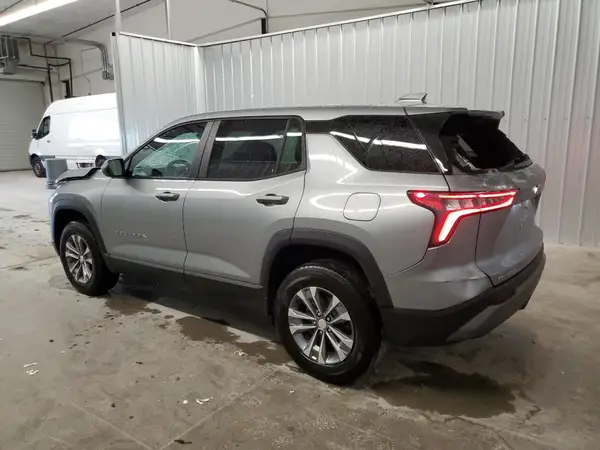 3GNAXHEG0SL307587 2025 CHEVROLET EQUINOX - Image 2