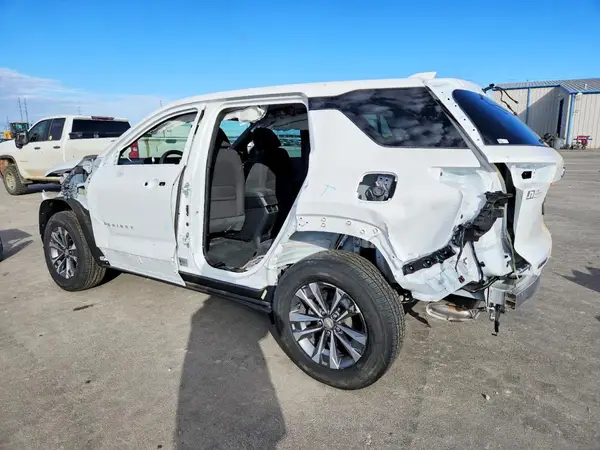 3GNAXHEG0TL169857 2026 CHEVROLET EQUINOX - Image 2