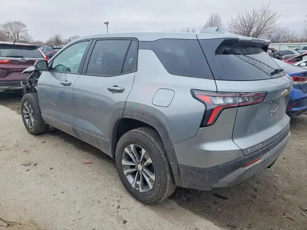 3GNAXHEG0TL232858 2026 CHEVROLET EQUINOX - Image 2