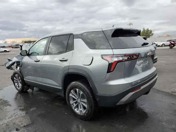 3GNAXHEG0TL237431 2026 CHEVROLET EQUINOX - Image 2