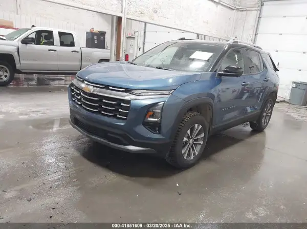 3GNAXHEG1SL104577 2025 CHEVROLET EQUINOX - Image 2