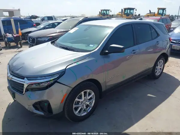 3GNAXHEG2RL208781 2024 CHEVROLET EQUINOX - Image 2