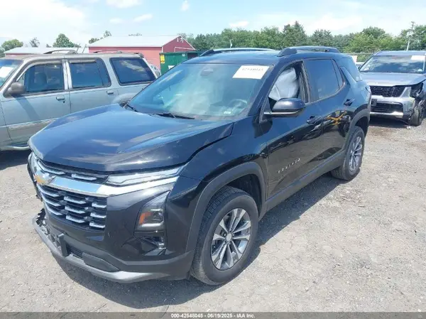 3GNAXHEG2SL215476 2025 CHEVROLET EQUINOX - Image 2