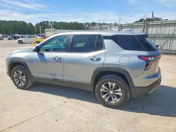 3GNAXHEG2TL315482 2026 CHEVROLET EQUINOX - Image 2