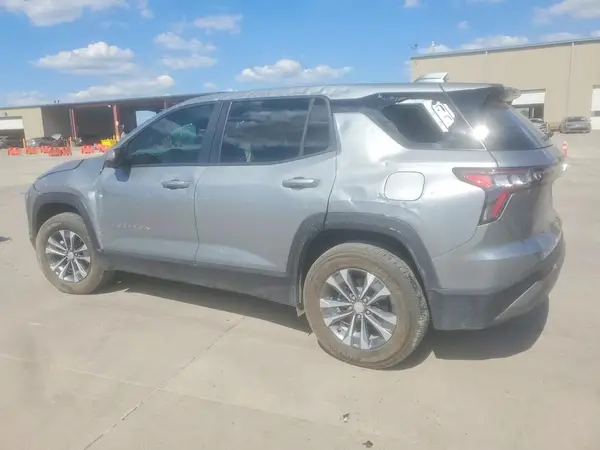 3GNAXHEG2TL390540 2026 CHEVROLET EQUINOX - Image 2