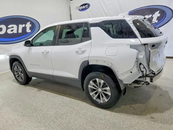 3GNAXHEG2TL446329 2026 CHEVROLET EQUINOX - Image 2