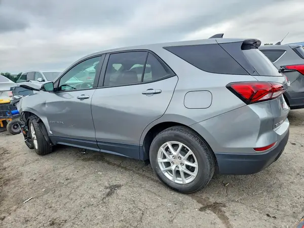 3GNAXHEG3RL227257 2024 CHEVROLET EQUINOX - Image 2