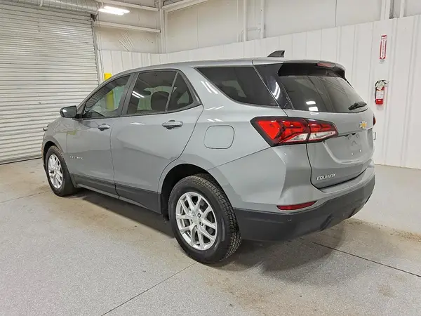 3GNAXHEG3RL357698 2024 CHEVROLET EQUINOX - Image 2
