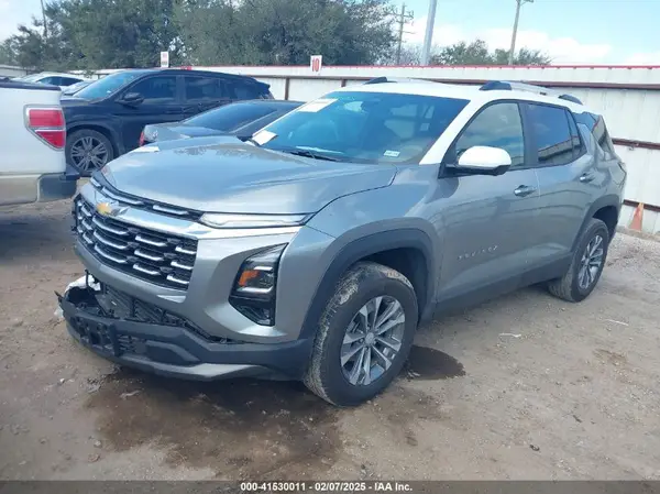 3GNAXHEG3SL118237 2025 CHEVROLET EQUINOX - Image 2