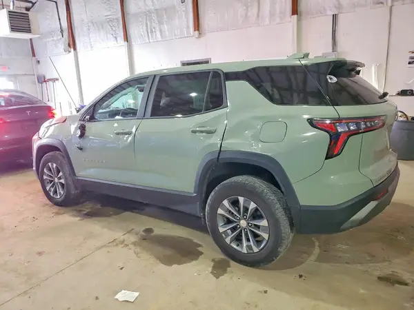 3GNAXHEG3SL138584 2025 CHEVROLET EQUINOX - Image 2