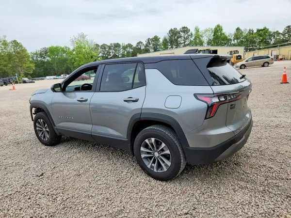 3GNAXHEG3TL313076 2026 CHEVROLET EQUINOX - Image 2