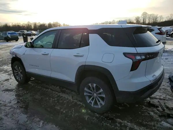 3GNAXHEG3TL318505 2026 CHEVROLET EQUINOX - Image 2
