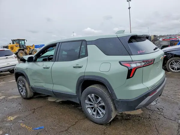 3GNAXHEG3TL383872 2026 CHEVROLET EQUINOX - Image 2