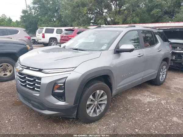 3GNAXHEG4SL167463 2025 CHEVROLET EQUINOX - Image 2