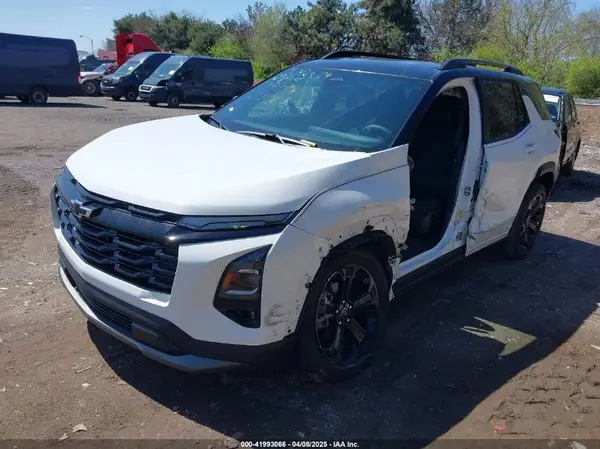 3GNAXHEG4SL184151 2025 CHEVROLET EQUINOX - Image 2