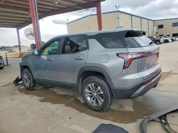 3GNAXHEG4TL242129 2026 CHEVROLET EQUINOX - Image 2