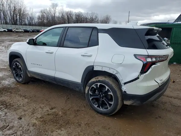 3GNAXHEG4TL259626 2026 CHEVROLET EQUINOX - Image 2