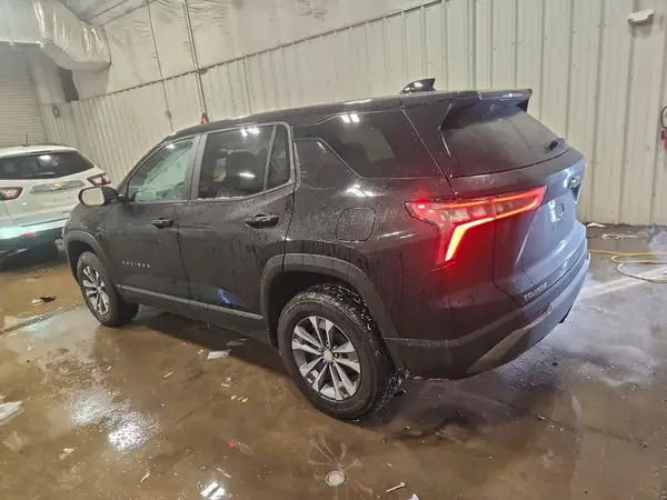 3GNAXHEG5TL176237 2026 CHEVROLET EQUINOX - Image 2