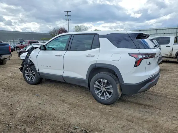 3GNAXHEG5TL347956 2026 CHEVROLET EQUINOX - Image 2