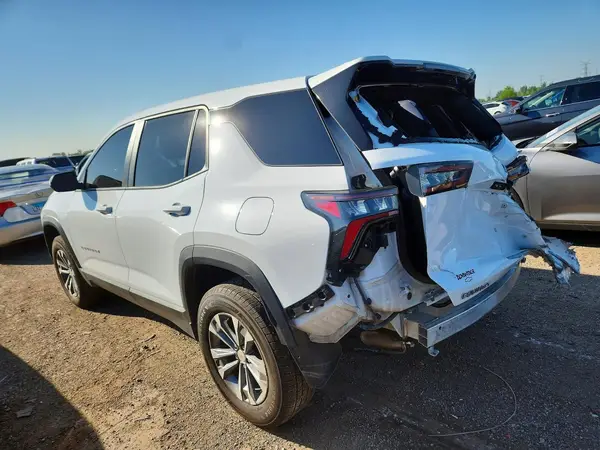 3GNAXHEG7TL122437 2026 CHEVROLET EQUINOX - Image 2