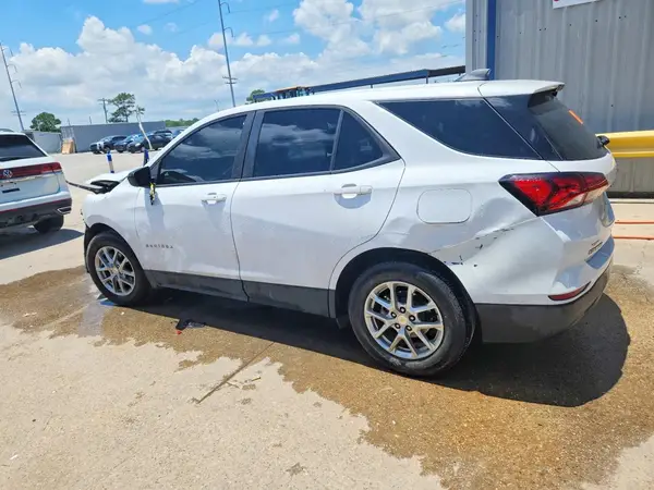 3GNAXHEG8RL185989 2024 CHEVROLET EQUINOX - Image 2