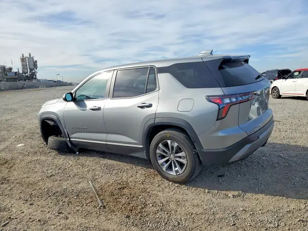 3GNAXHEG8TL143040 2026 CHEVROLET EQUINOX - Image 2