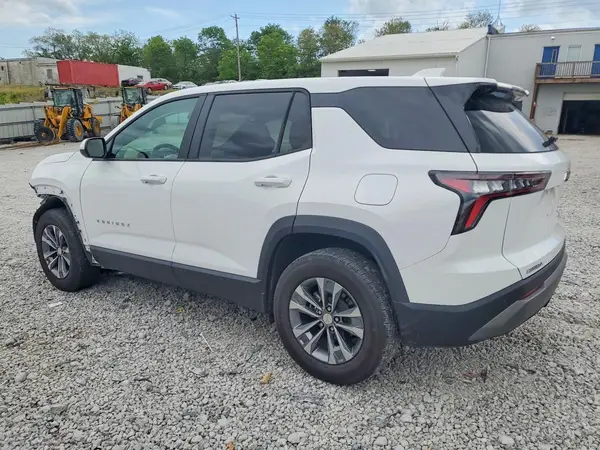 3GNAXHEG8TL237516 2026 CHEVROLET EQUINOX - Image 2