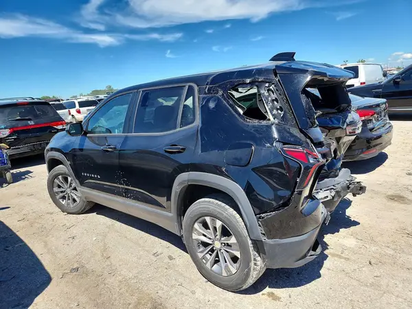 3GNAXHEG8TL258687 2026 CHEVROLET EQUINOX - Image 2