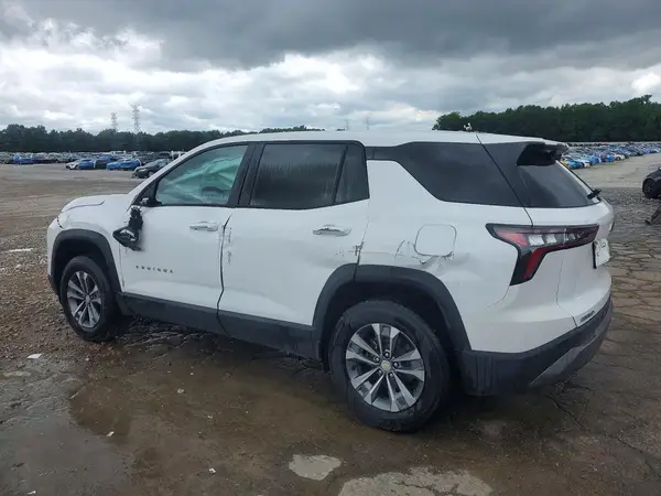 3GNAXHEG8TL285954 2026 CHEVROLET EQUINOX - Image 2