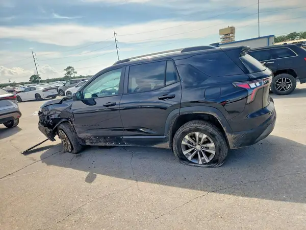 3GNAXHEG8TL366212 2026 CHEVROLET EQUINOX - Image 2