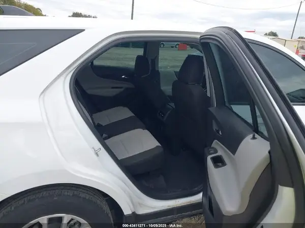 2023 CHEVROLET EQUINOX auction photo 8
