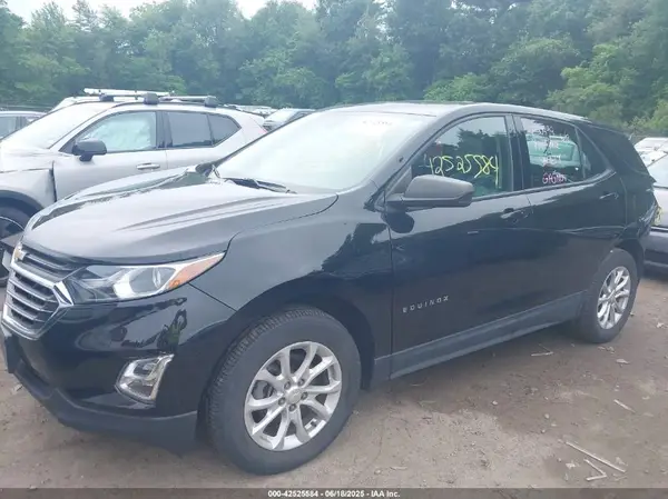 3GNAXHEV0JL377555 2018 CHEVROLET EQUINOX - Image 2