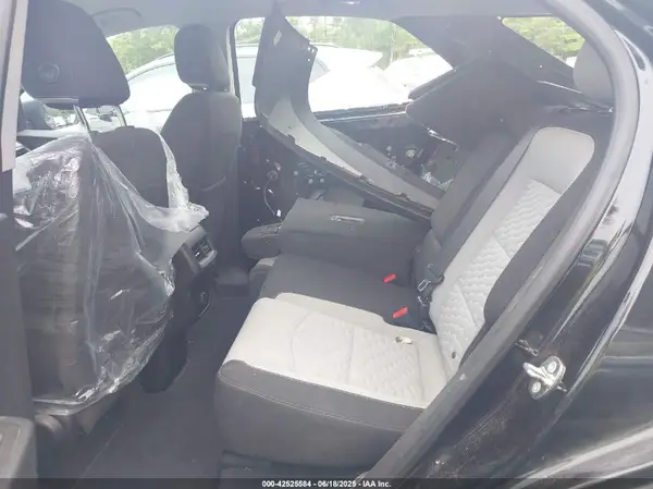 3GNAXHEV0JL377555 2018 CHEVROLET EQUINOX - Image 8