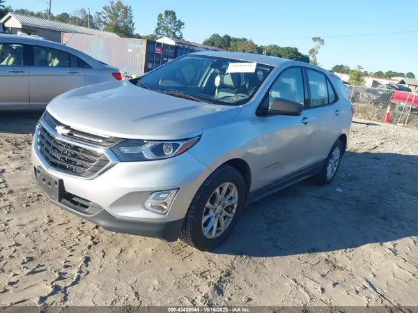 3GNAXHEV0JS504424 2018 CHEVROLET EQUINOX - Image 2