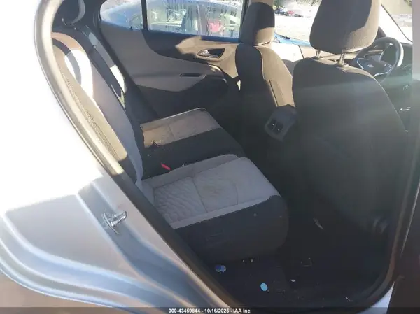 3GNAXHEV0JS504424 2018 CHEVROLET EQUINOX - Image 8