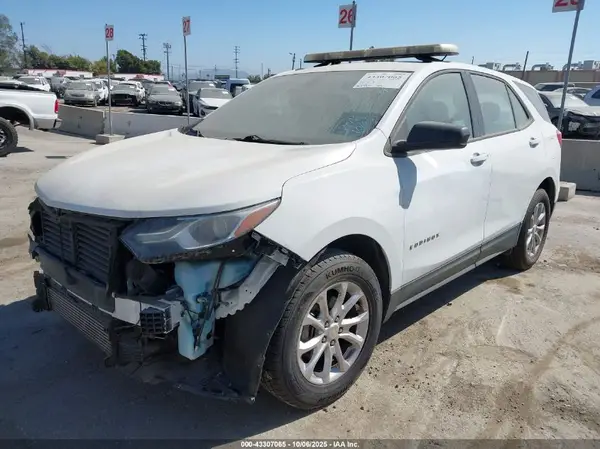 3GNAXHEV0JS623834 2018 CHEVROLET EQUINOX - Image 2