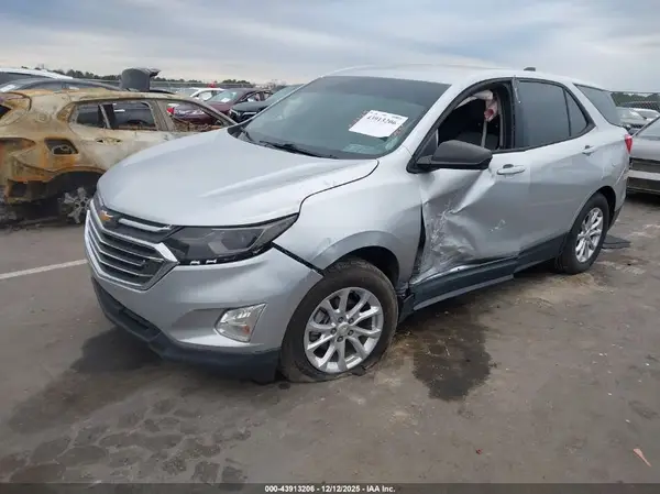 3GNAXHEV2JL129310 2018 CHEVROLET EQUINOX - Image 2