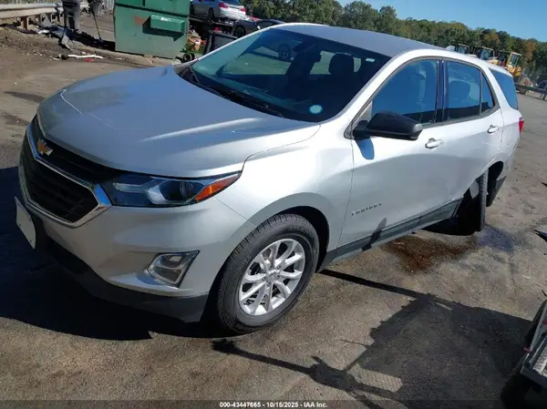 3GNAXHEV2JS627853 2018 CHEVROLET EQUINOX - Image 2